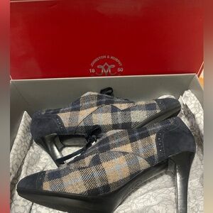 Johnston and Murphy lani lace up heel